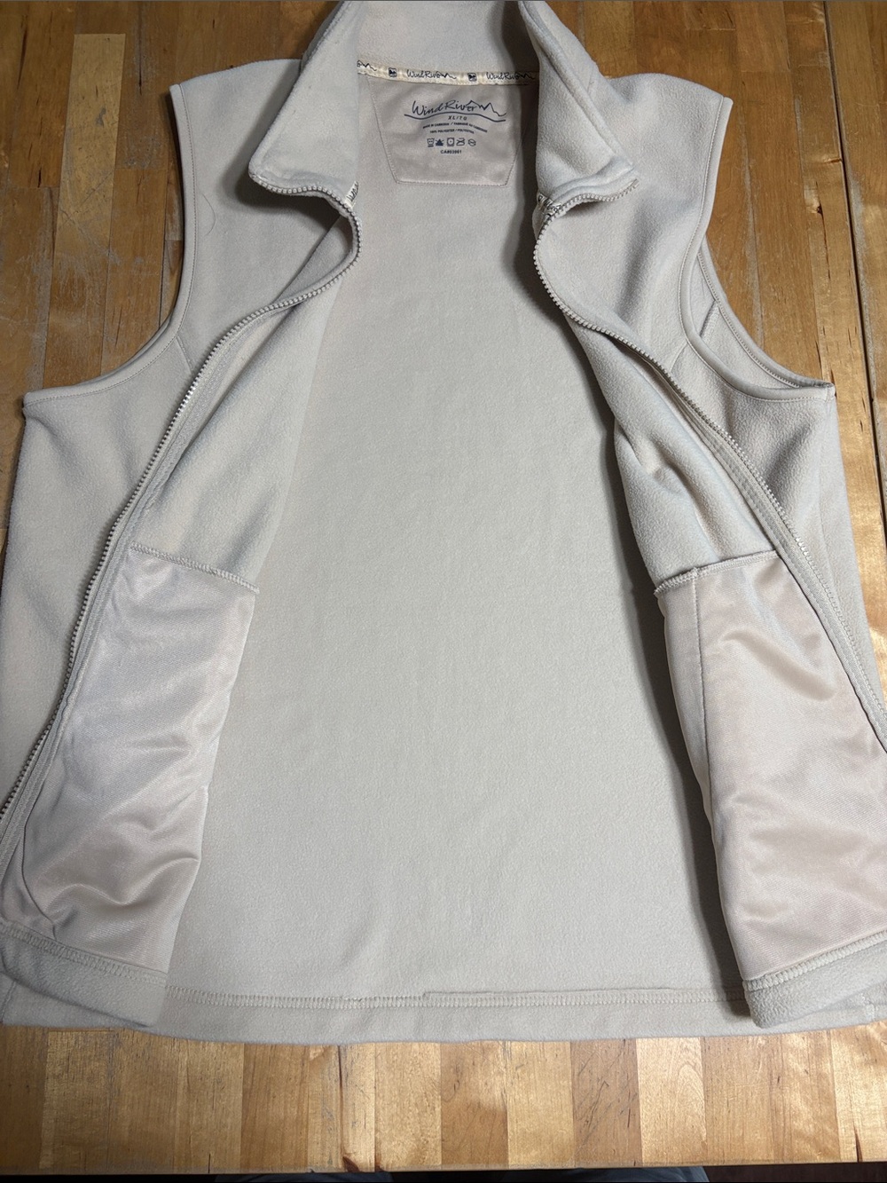 Wind River Fleece Vest with Full Zip - Picture 5 of 8